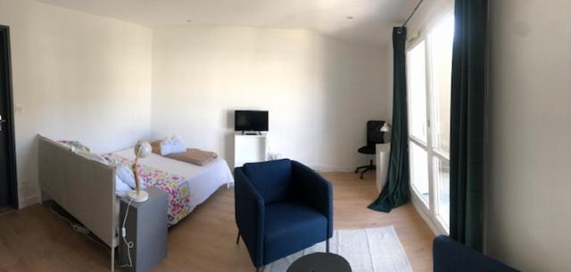 Rond Point Studio Cosy Et Central Avec Balcon Saint-Etienne  Ngoại thất bức ảnh