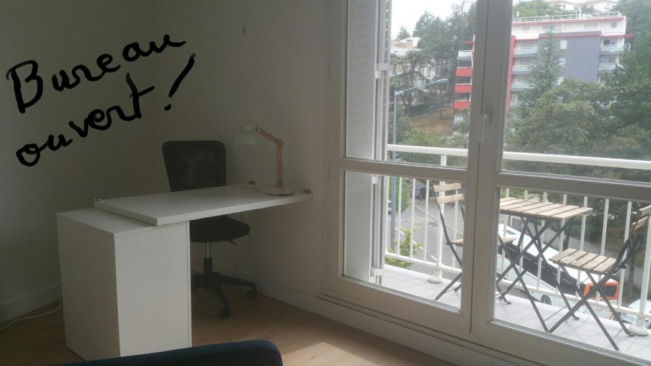 Rond Point Studio Cosy Et Central Avec Balcon Saint-Etienne  Ngoại thất bức ảnh