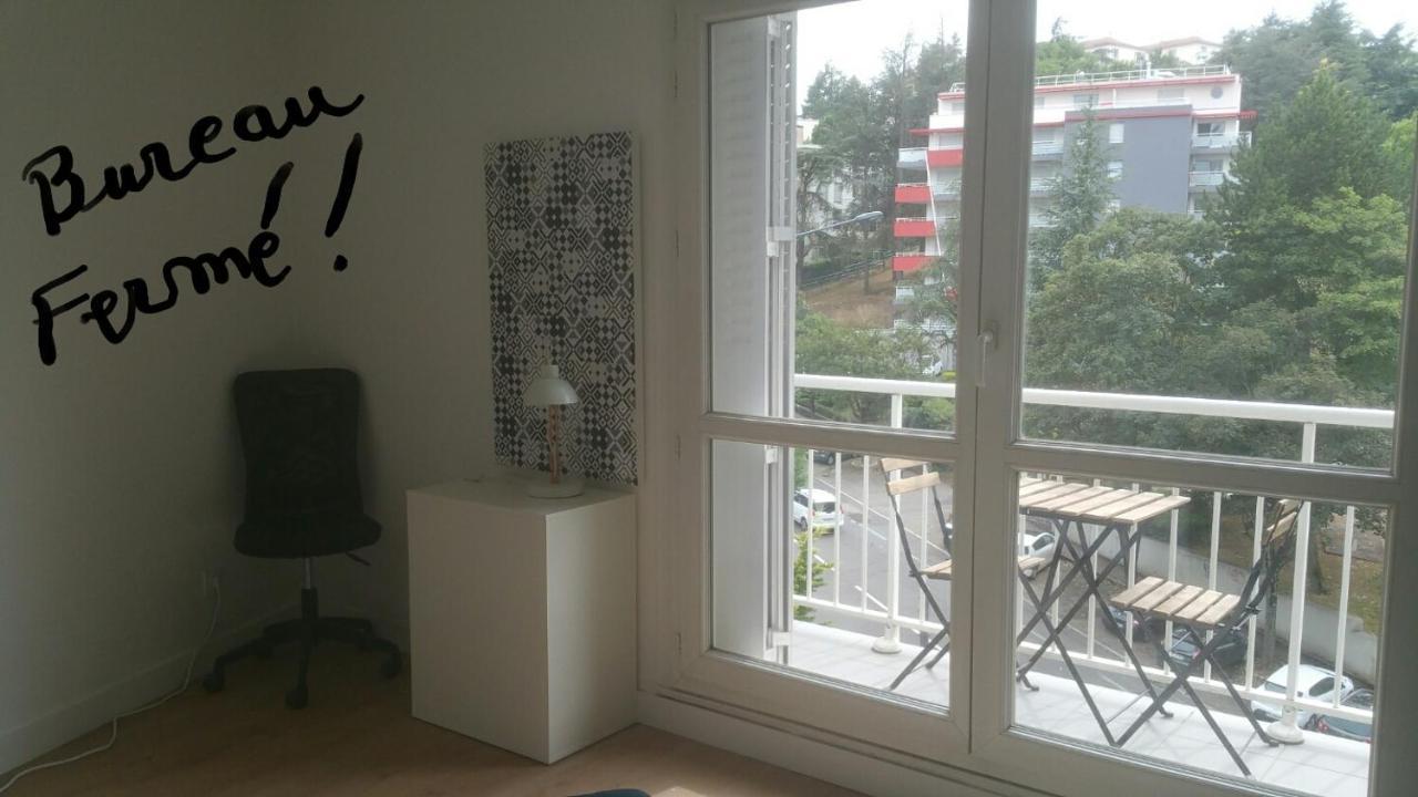 Rond Point Studio Cosy Et Central Avec Balcon Saint-Etienne  Ngoại thất bức ảnh